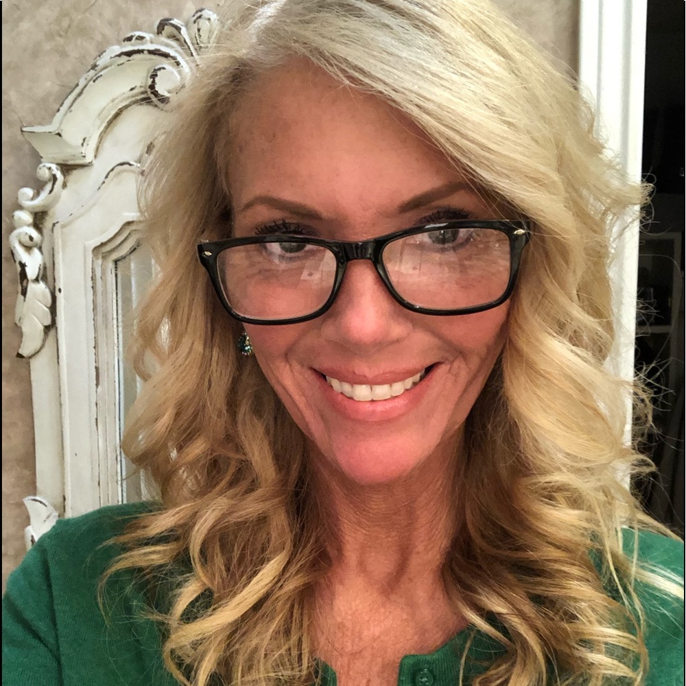 Meet your Posher, Lisa